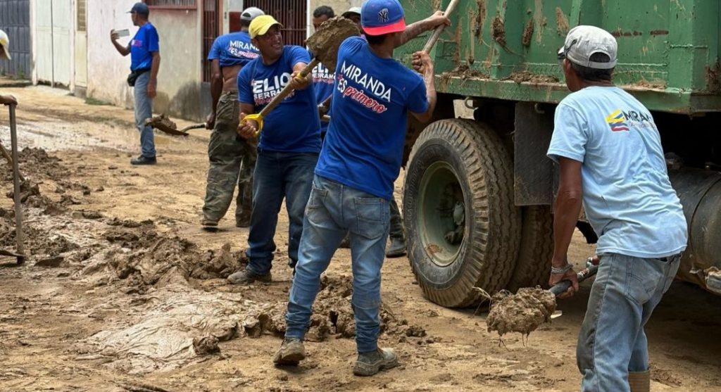 Gobernación atiende a afectados por lluvias