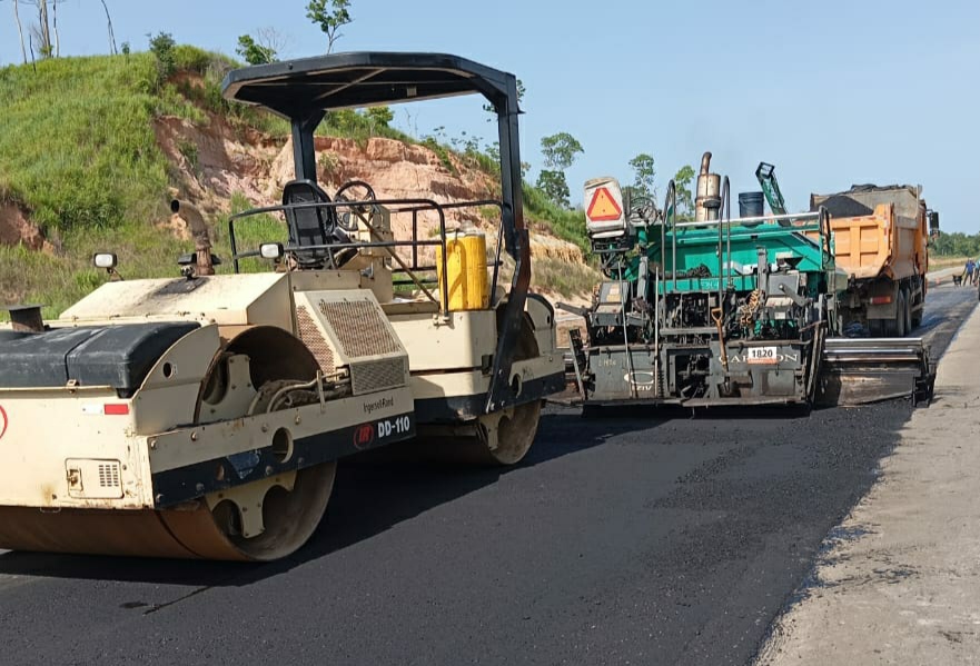 Han aplicado 16.500 toneladas de asfalto en la Panamericana