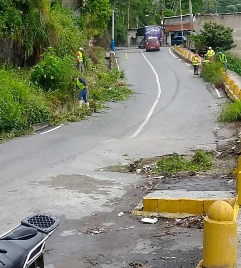 Cierran vía de Los Barriales