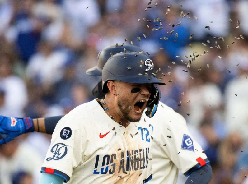 Rojas abrazó el jonrón 