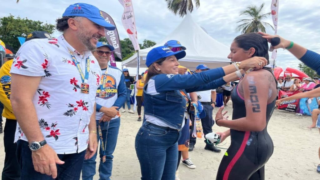 500 nadadores en competencia 