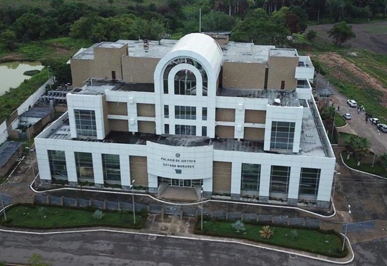 Privado de libertad un policía por dar golpiza a caletero