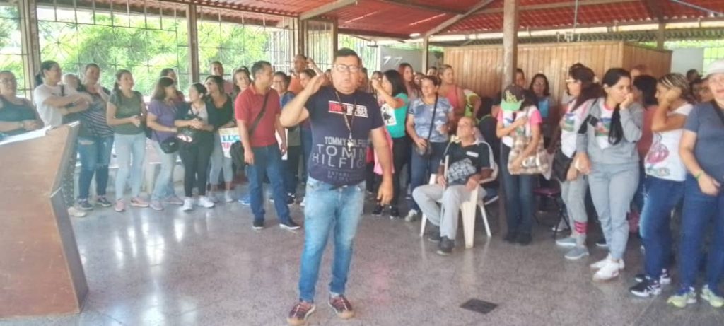 Docentes cobrarán entre $15 y $20 de bono vacacional