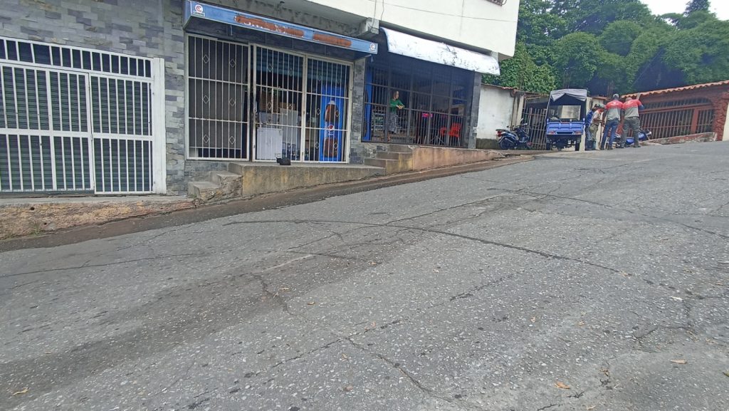 Atienden bote de agua potable en El Panadero
