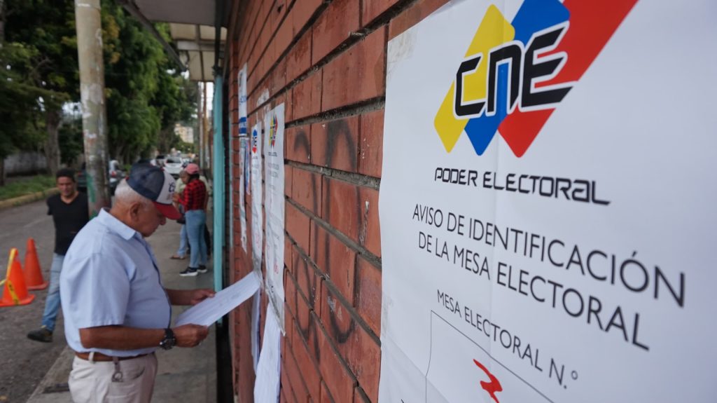 Votación se desarrolla con normalidad en Los Teques