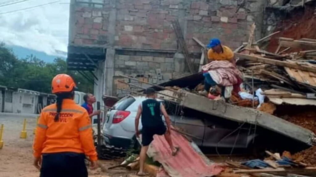 Seis heridos tras caída de muro
