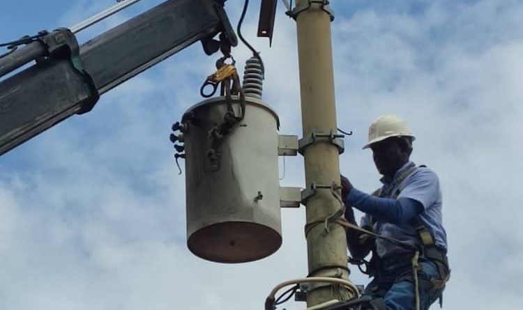 Corpoelec instala 55 nuevos transformadores en Miranda