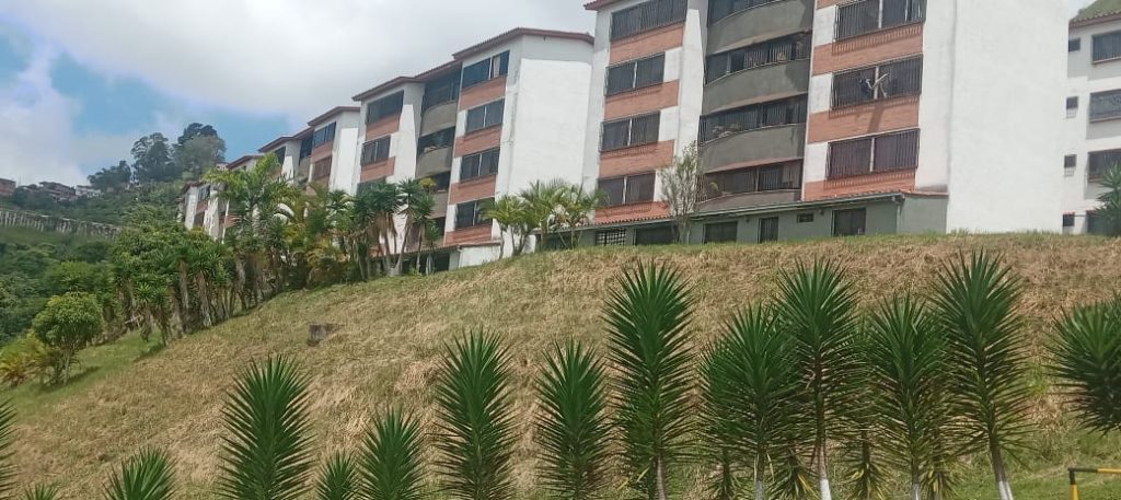 Vecinos de La Quinta se quejan ante multa de Corpoelec