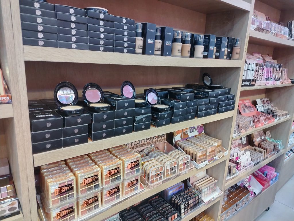 Accesorios y maquillaje se consiguen desde $ 1