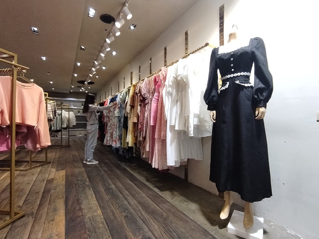 Variedad de opciones para trajes de graduación