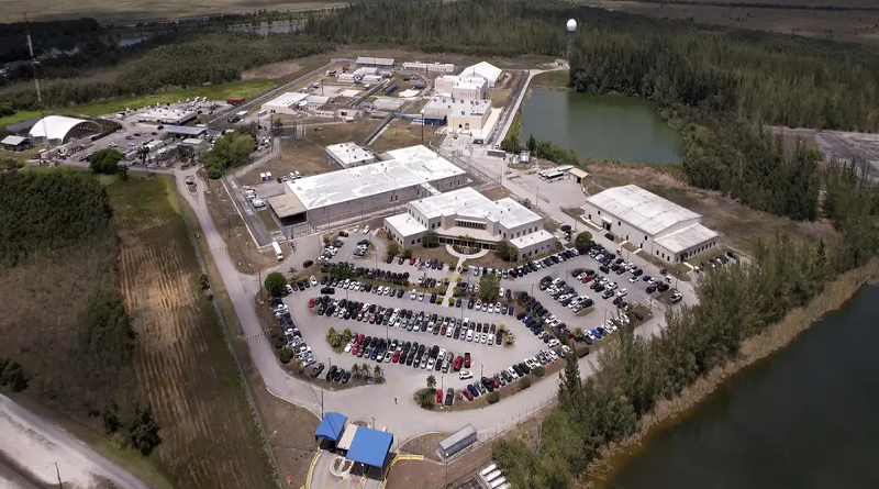Jueza federal ordena desmantelar «Alligator Alcatraz» en 60 días