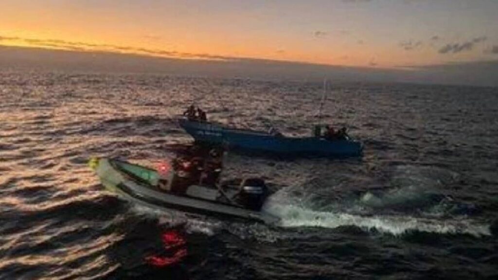 Cuatro muertos y tres heridos deja ataque a embarcación en Ecuador