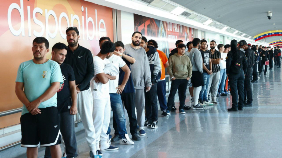 Un total de 319 connacionales llegaron procedente de EEUU