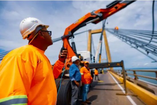 Cambian 14 guayas del puente sobre el lago de Maracaibo