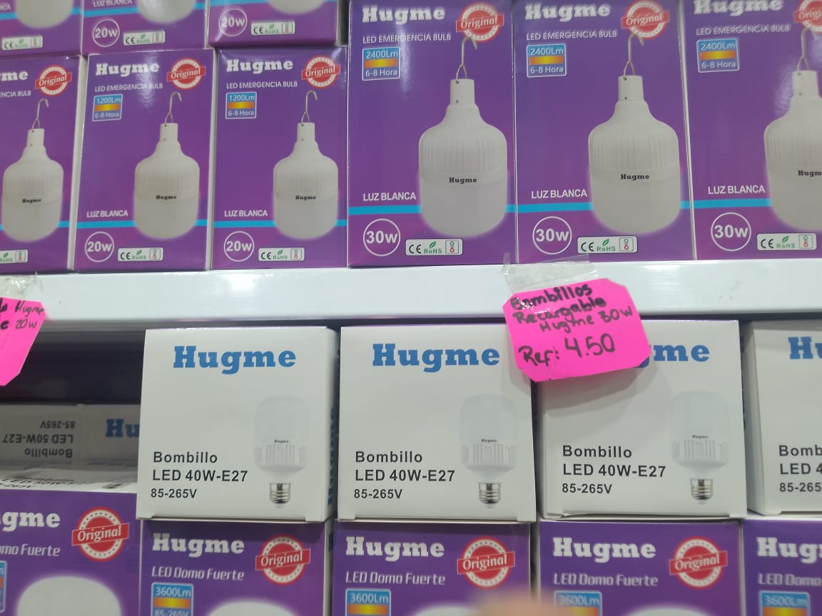 Crece demanda de bombillos recargables tras cortes eléctricos