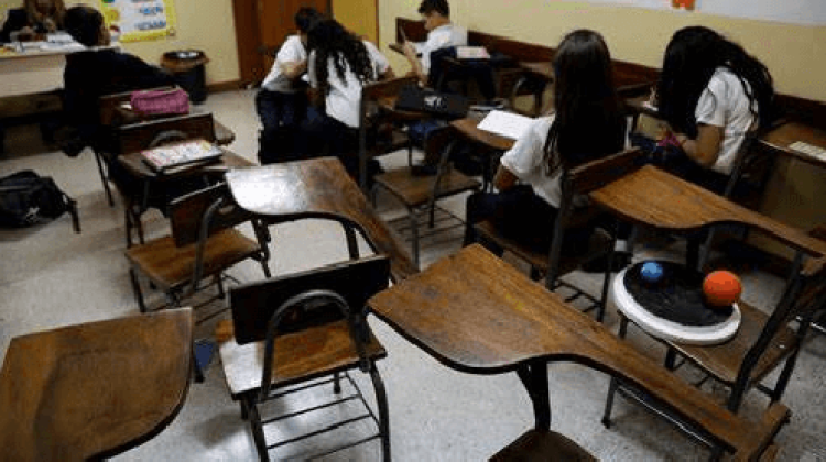 Representantes se ponen al día con pagos en colegios
