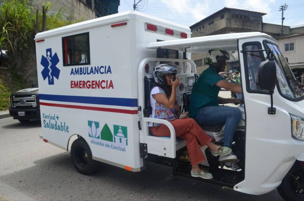 Incorporan nuevas ambulancias e insumos médicos en Carrizal