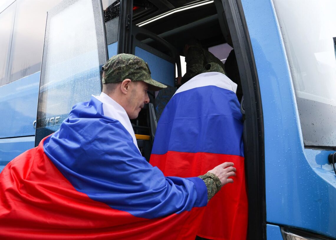Se concretó el intercambio de 292 prisioneros entre Rusia y Ucrania