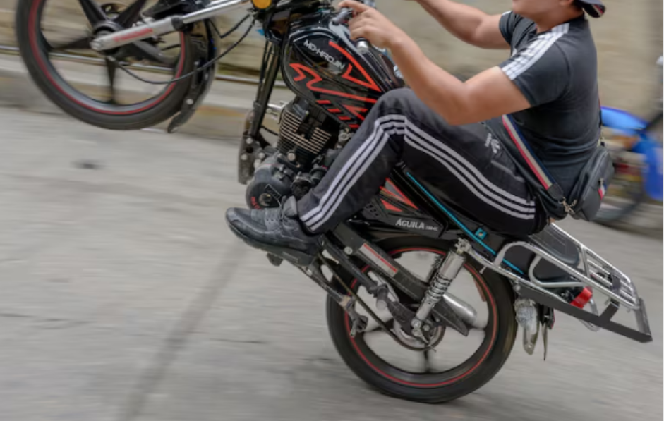 Fiscal lanza advertencia a los motopiruetas