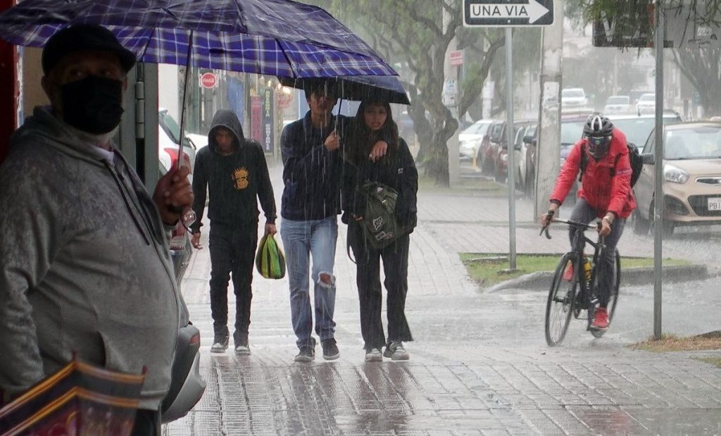 Pronostican lluvias para la tarde de este viernes