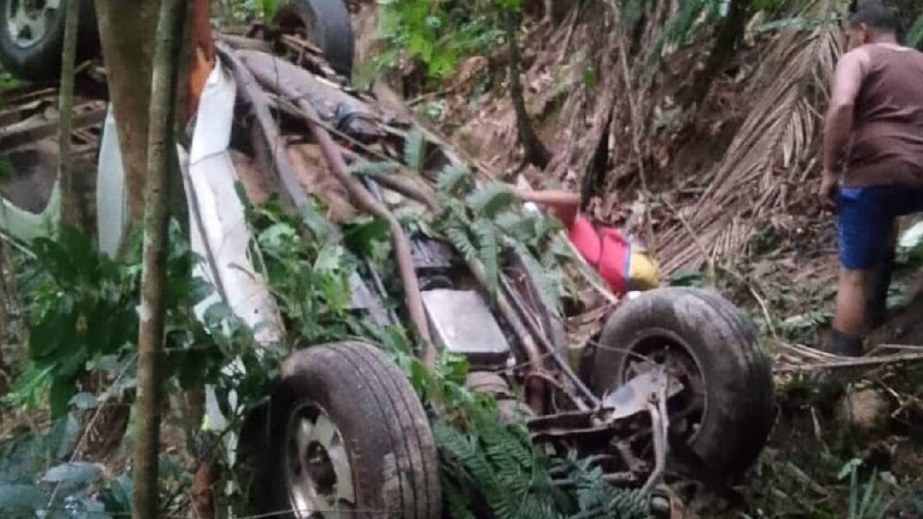 Tres muertos y dos heridos deja accidente