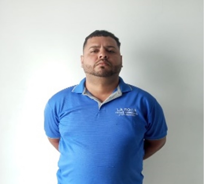 Atrapado 14 años después de cometer un homicidio