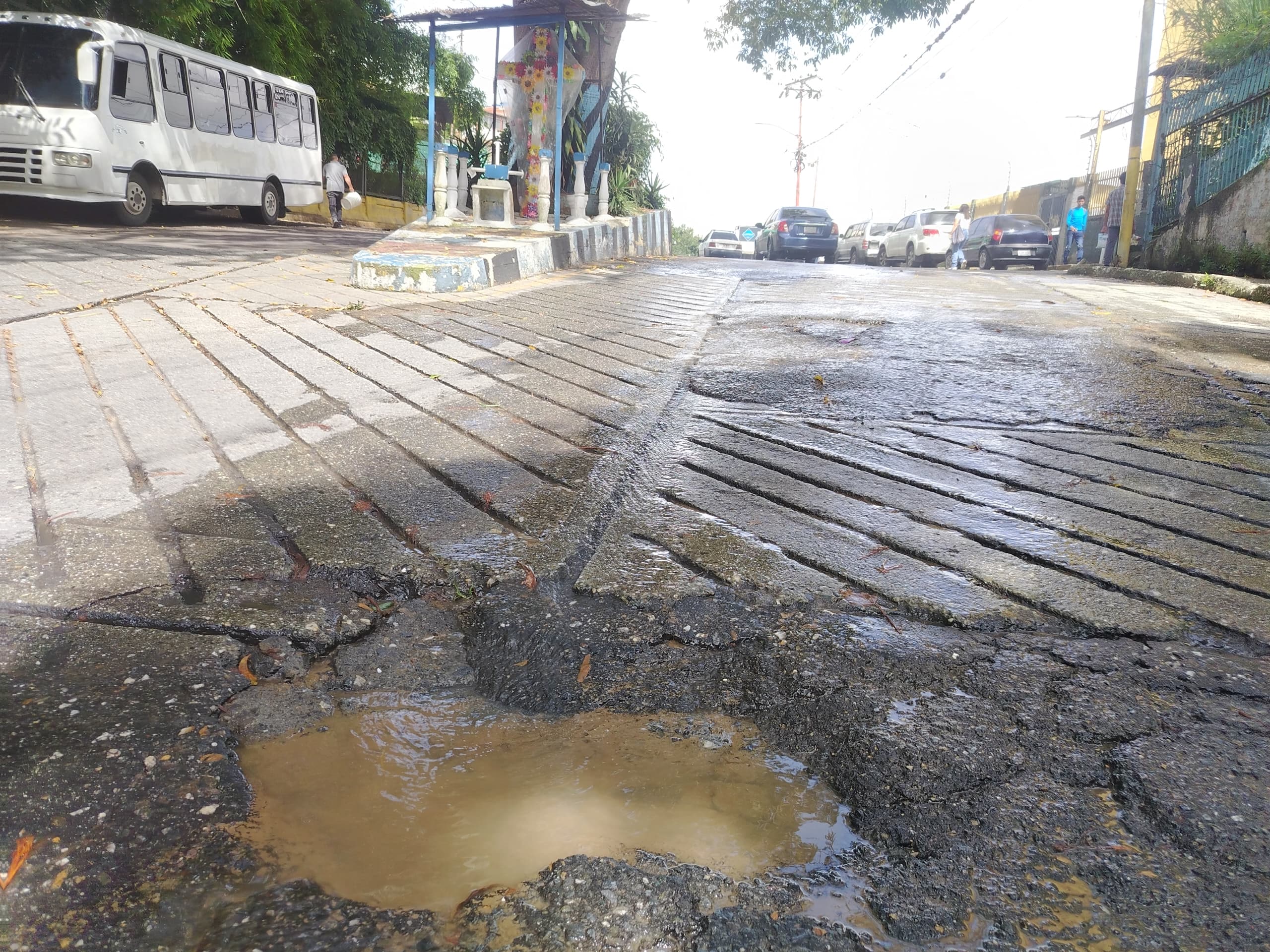 Reparan bote de aguas blancas en La Estrella
