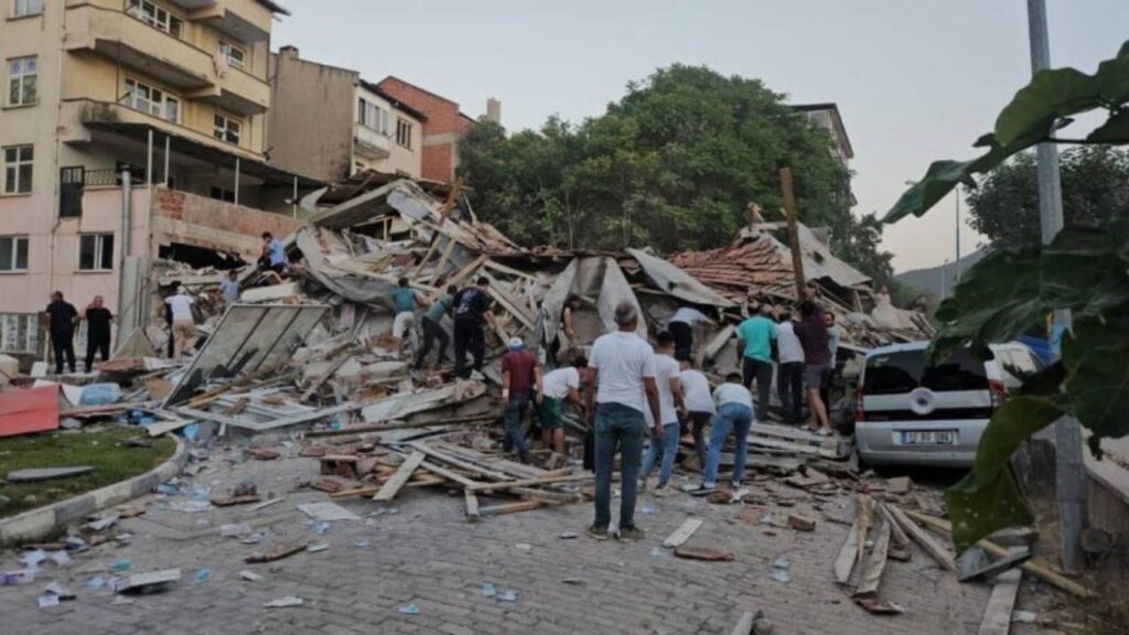 Terremoto de magnitud de 6,1 sacude al noreste de Turquía