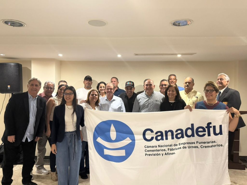 Funerarios debatieron regulación en encuentro capitalino