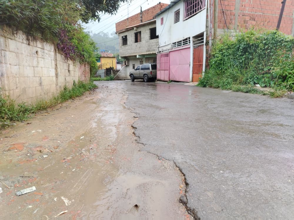 Deterioro de la carretera de Ramo Verde es indetenible