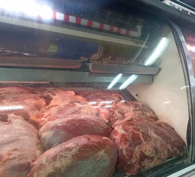 Venta de carne sigue bajando por altos precios