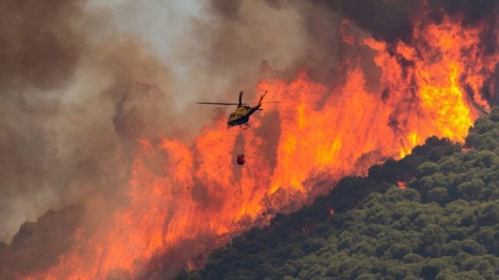 Tres muertos y 7 mil evacuados dejan los incendios en España