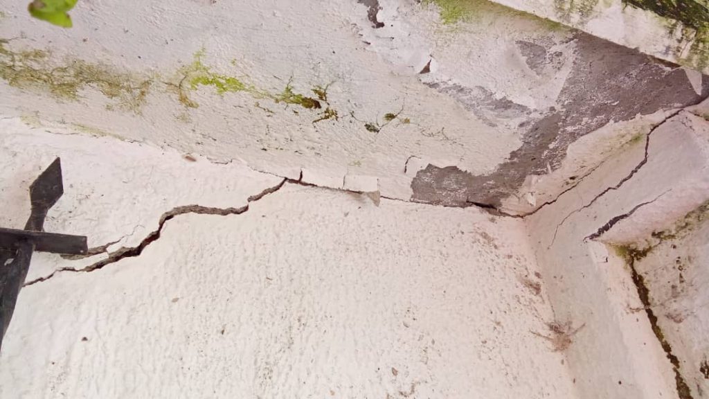 Al borde del colapso una casa en El Trigo