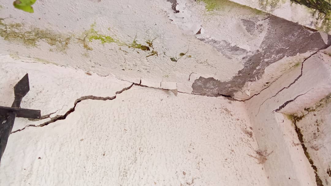 Al borde del colapso una casa en El Trigo