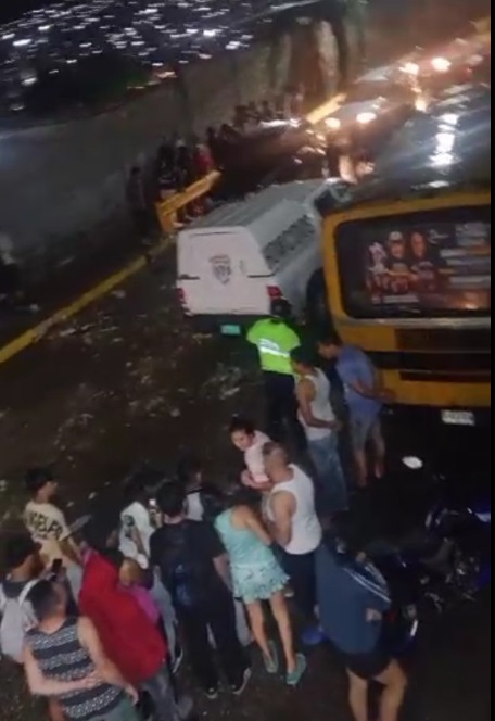 Falleció motorizado tras ser arrastrado por una quebrada