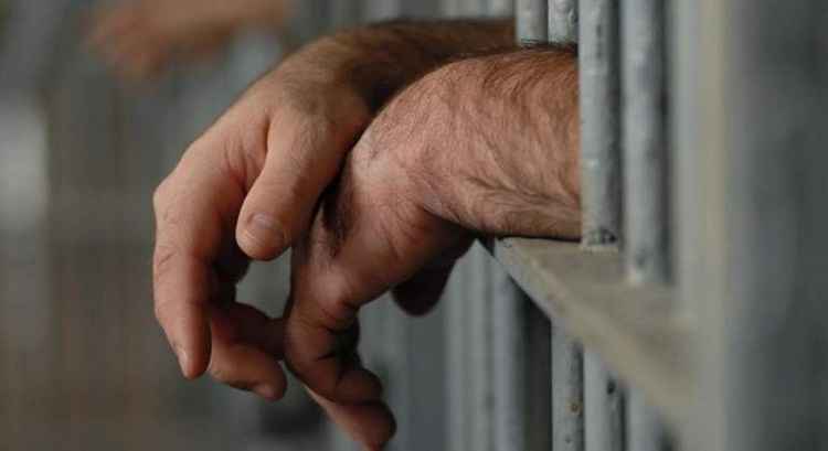 Condenado a 24 años por atacar sexualmente a una niña
