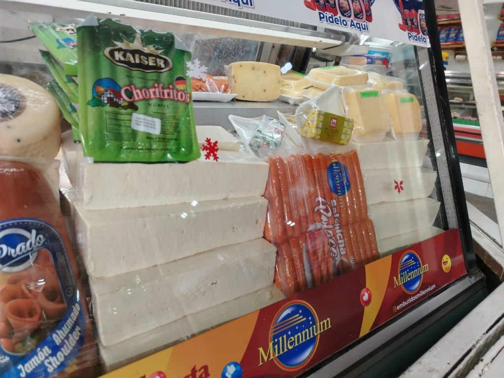 El queso duro se mantiene en Bs. 800