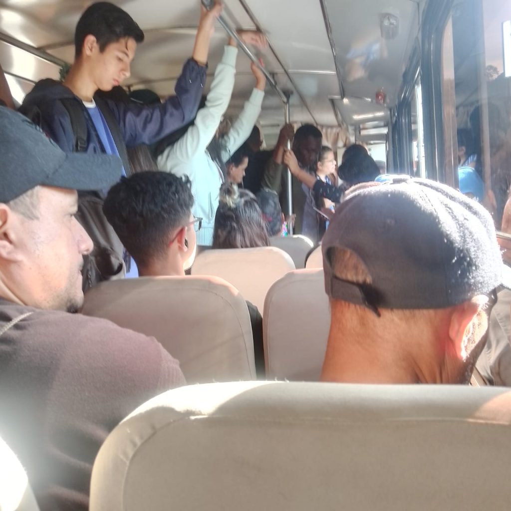 Advierten sobrecupo en autobuses de Lagunetica