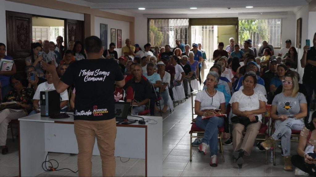 Llaman a consejos comunales a renovarse