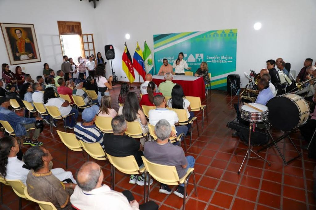 Anuncian beneficios para personal de Carrizal