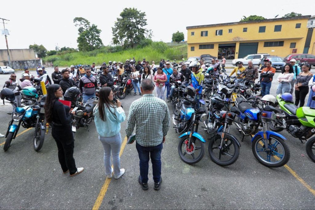 Crearán fondo para financiar a mototaxistas