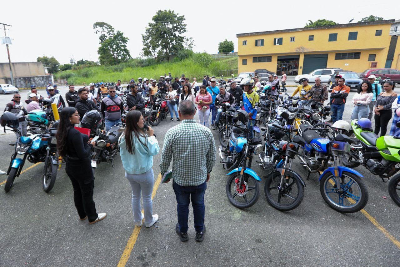 Crearán fondo para financiar a mototaxistas