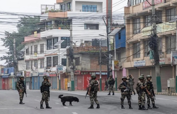 Ejército de Nepal extiende toque de queda hasta el 11-S