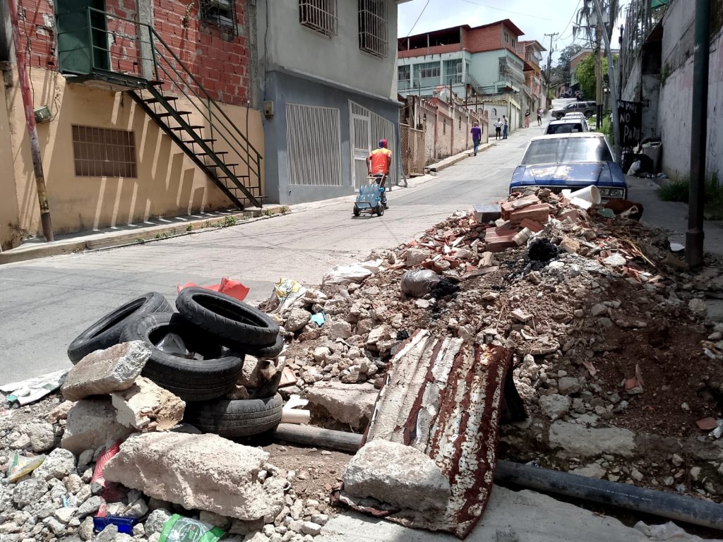 Despejarán vía principal de La Línea