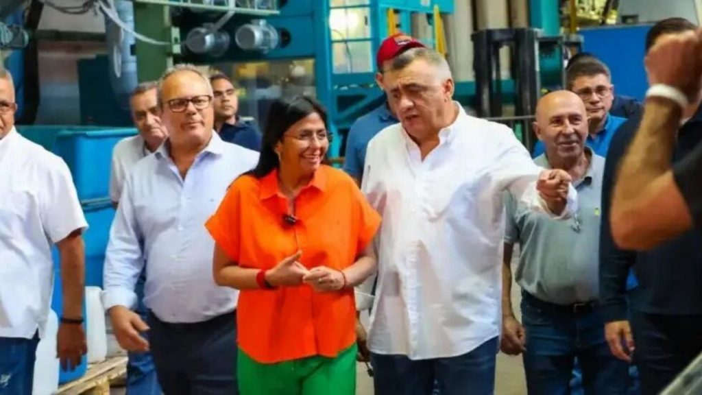 Vicepresidenta llama al sector industrial a impulsar lo “Hecho en Venezuela”