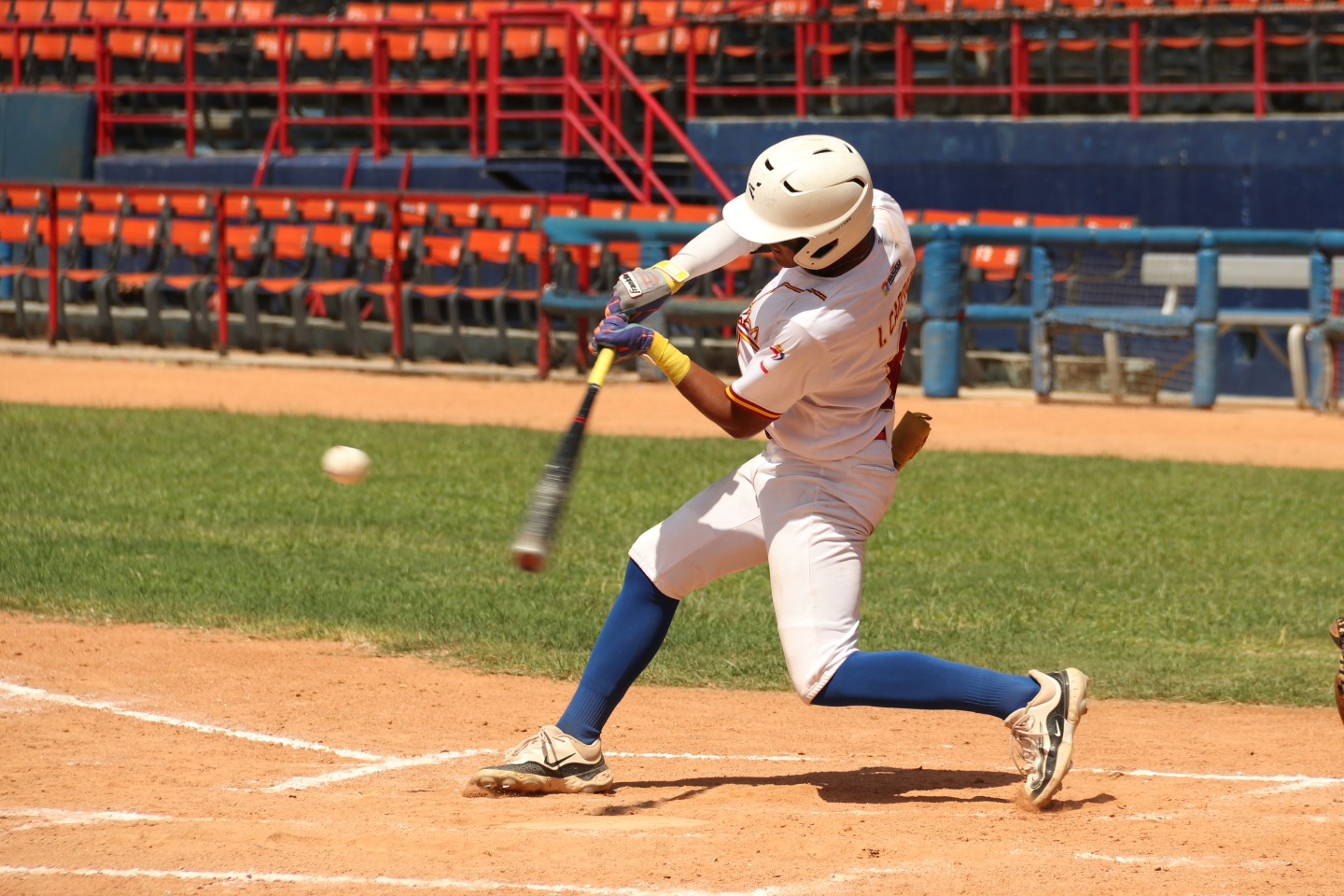 Sub-15 de béisbol mantuvo invicto