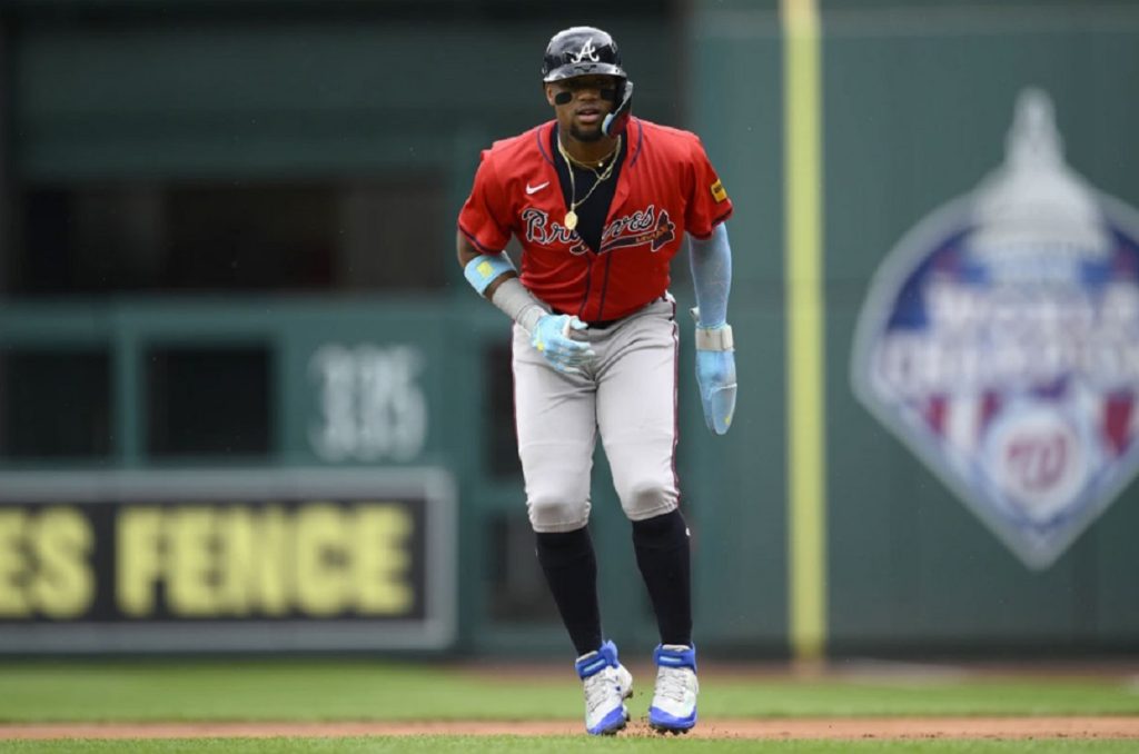 Acuña alcanza los 900 hits
