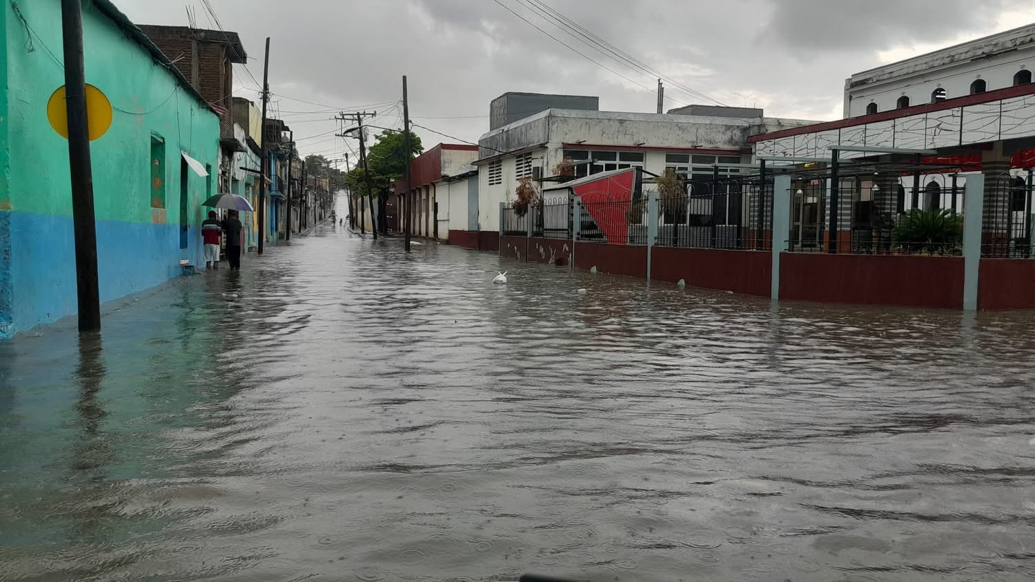 Un muerto y 18.000 evacuados en Cuba por lluvias 