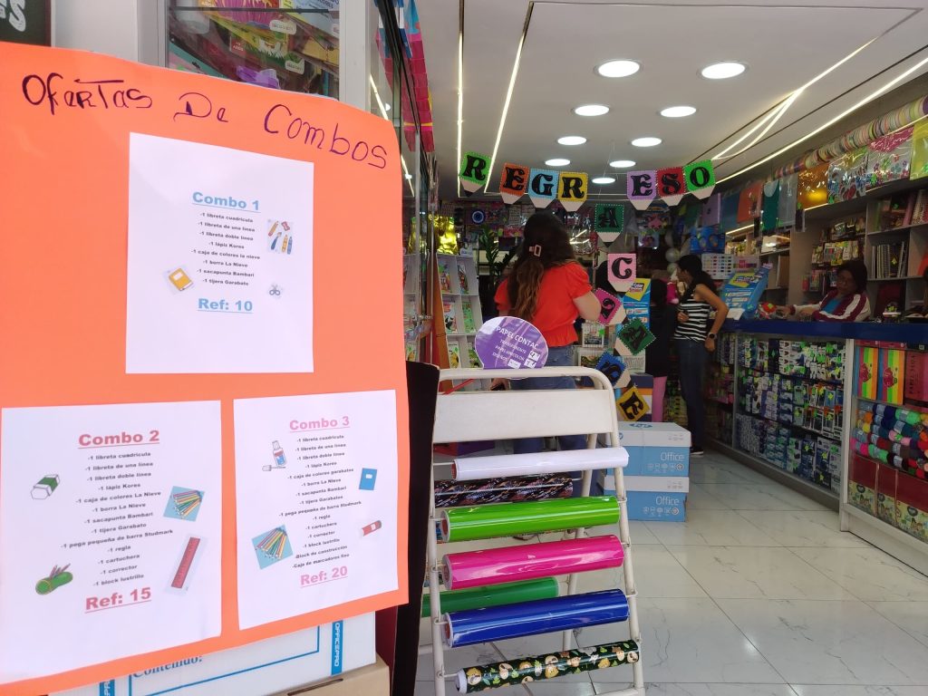 Librerías ofertan combos escolares para el regreso a clases
