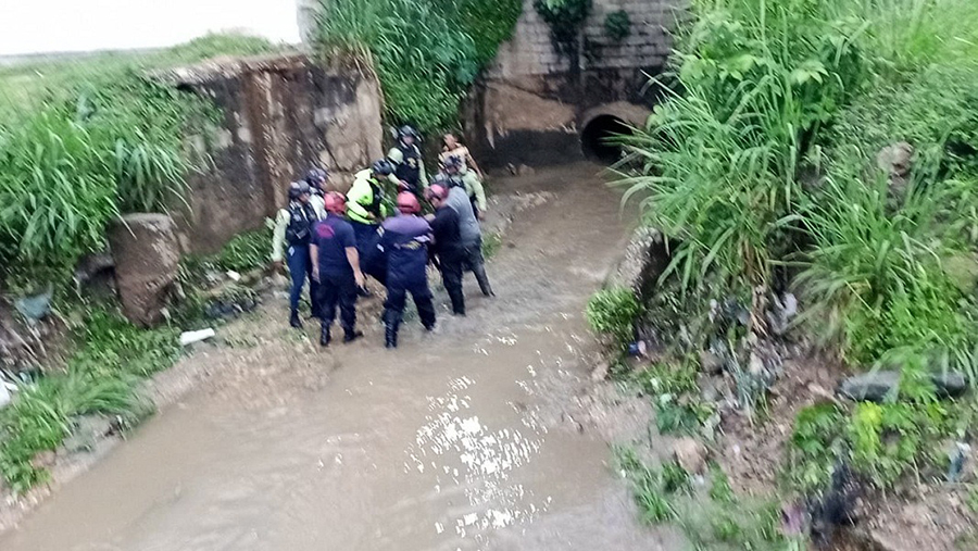 Niño murió tras caer en drenaje de aguas servidas